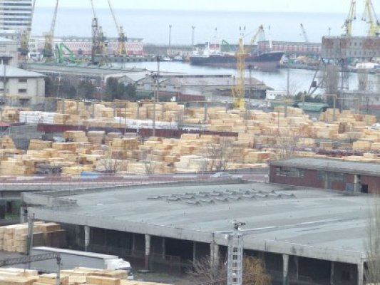 Portul Constanţa cumpără de la băieţii deştepţi energie electrică de 40 de miliarde
